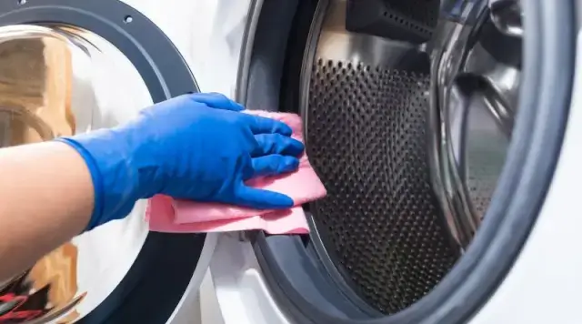 how-to-avoid-the-high-cost-of-having-the-hotel-laundry.webp